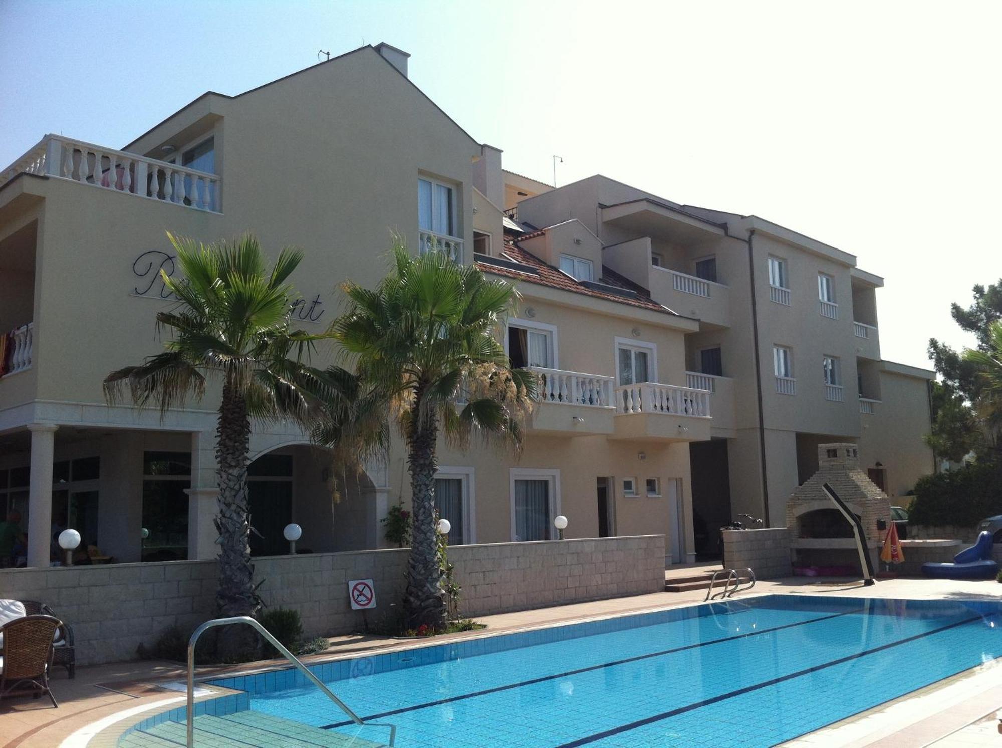 Villa Kastel Повляна Екстер'єр фото